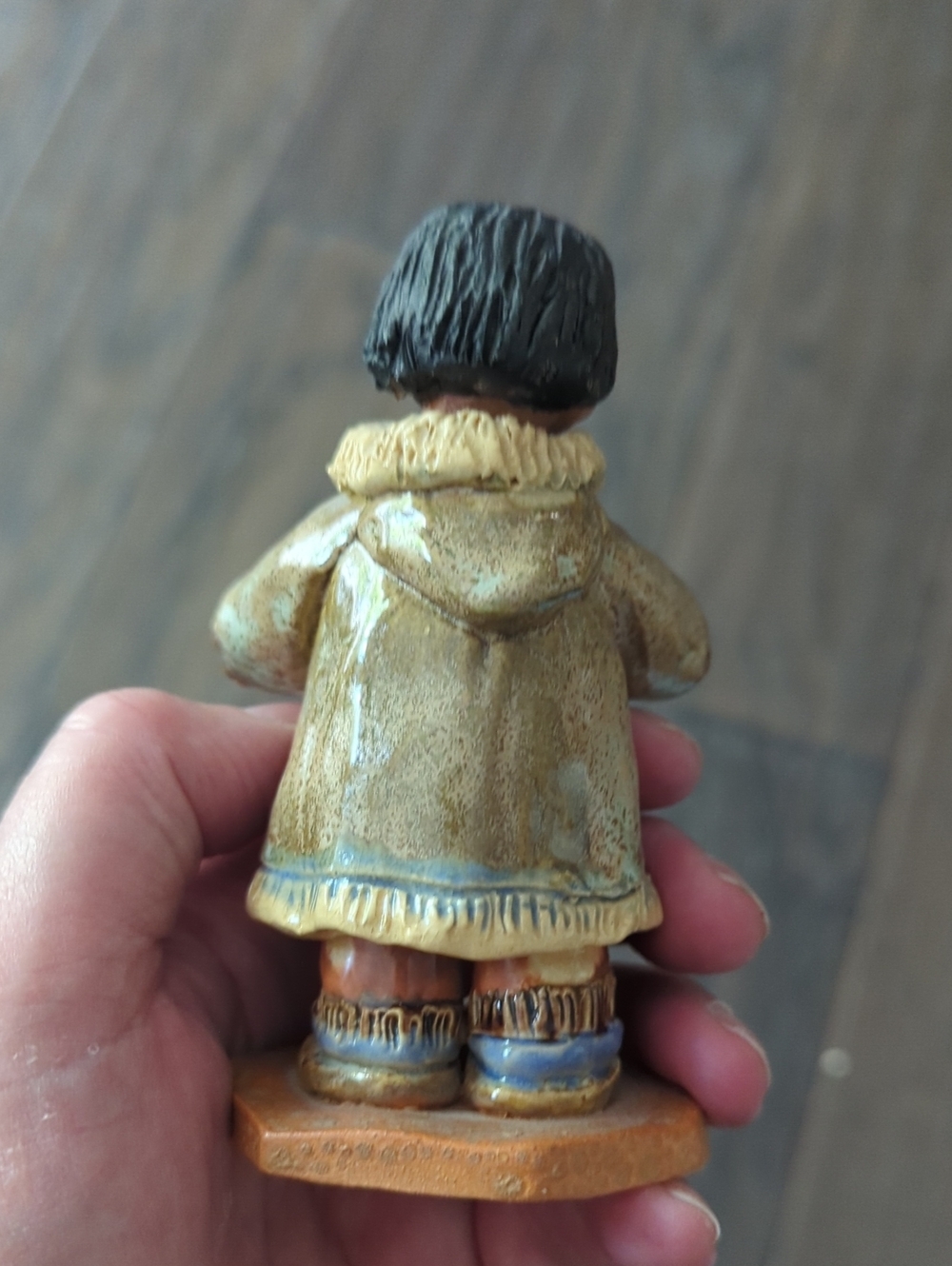 Inuit Child Standing Sculpture By Nori Peter - Picture 4 of 6